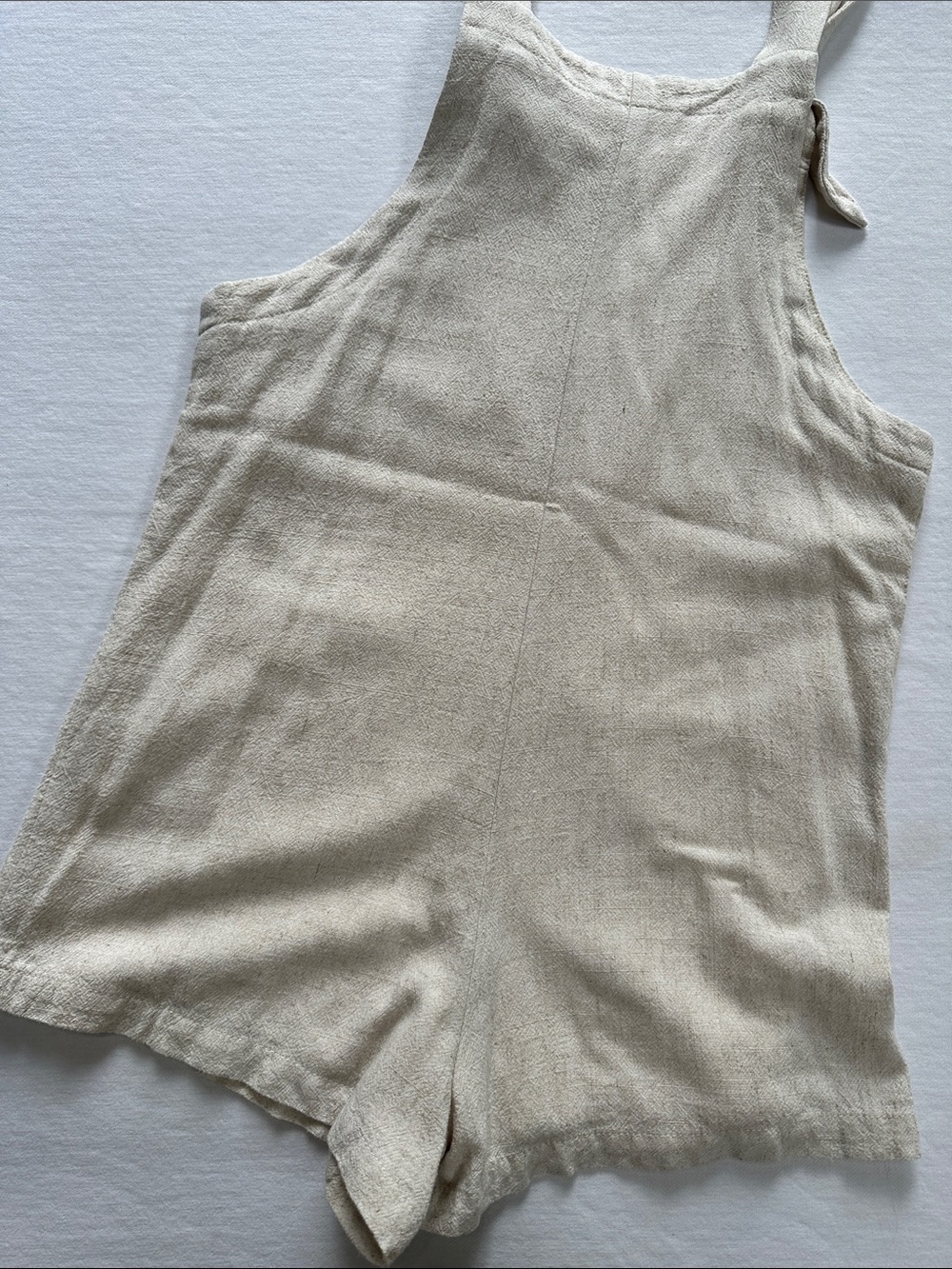 Light Beige Linen Romper with Front Pockets, Alterd’ State. Size XS - Picture 3 of 5